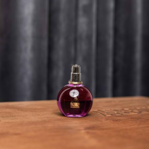 عطر زنانه Lanvin Éclat d’Arpège:رقص لطیف بنفشه، درخشش شادی و زنانگی پاریسی
